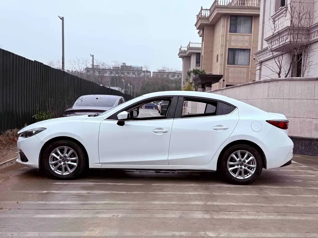 Mazda 3 Axela 2016 — фото 8