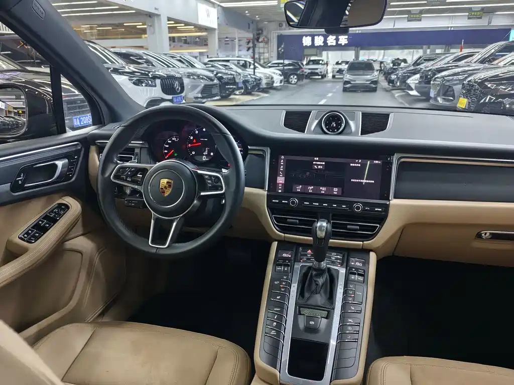 Porsche Macan 2020 — фото 11