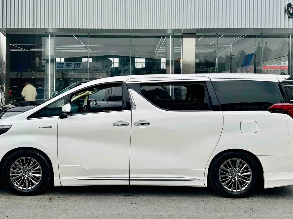 Toyota Alphard 2019 — фото 3