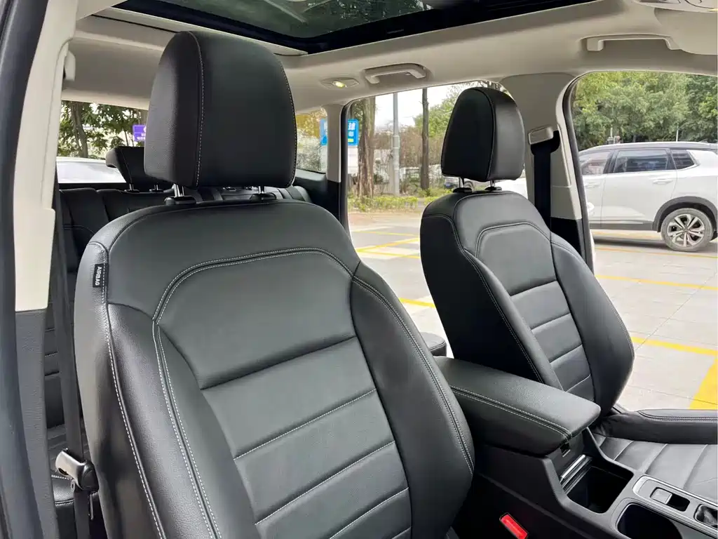 Ford Kuga 2018 — фото 31