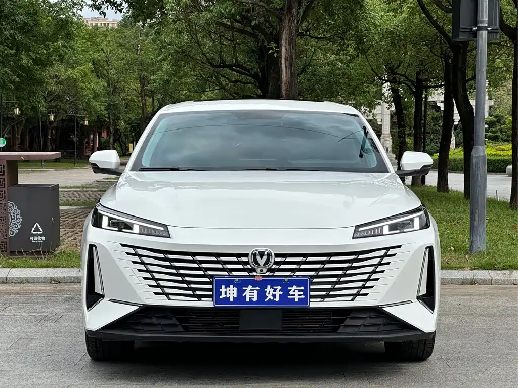 Changan Eado 2025 — фото 2