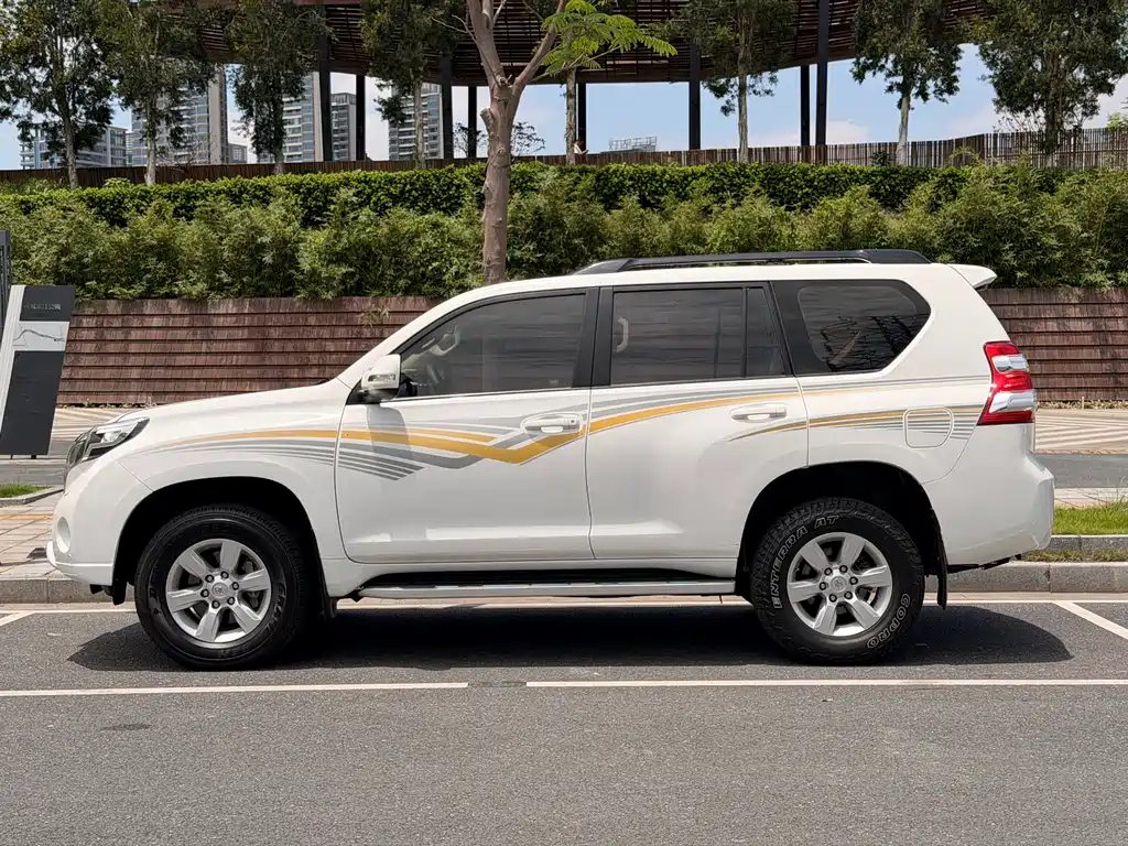 Toyota Prado 2015 — фото 3