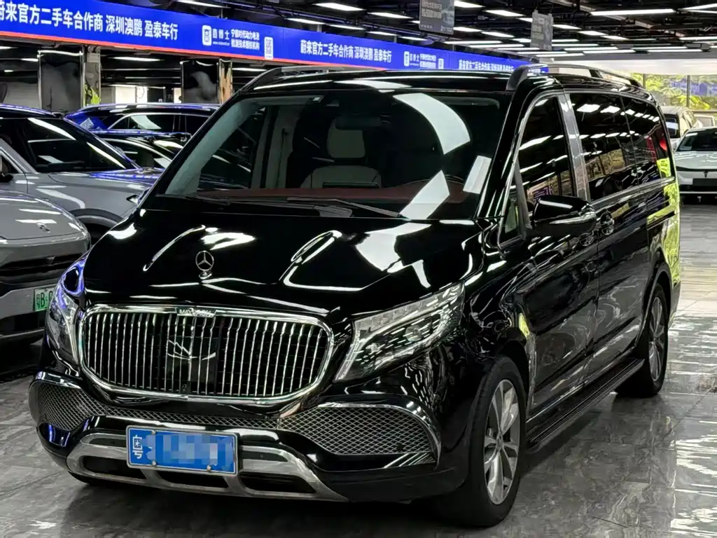 Mercedes-Benz V-Class 2022 — фото 1