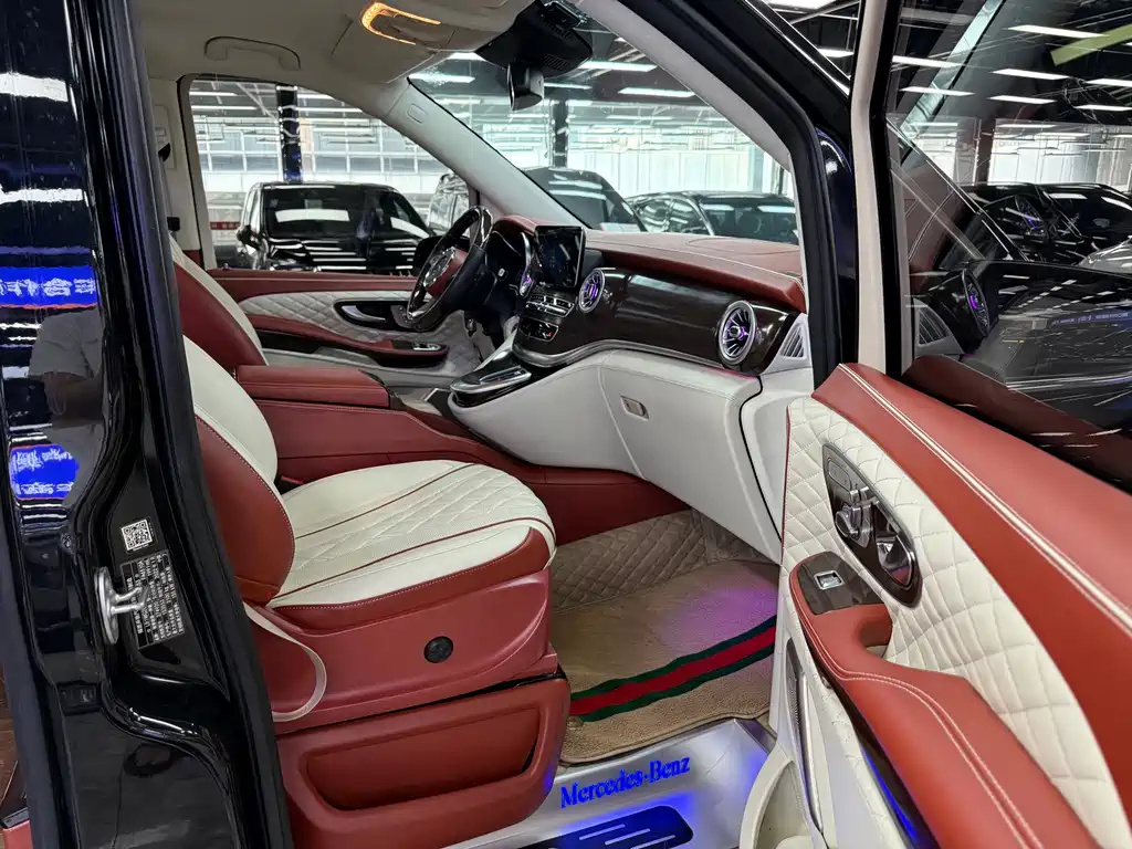 Mercedes-Benz V-Class 2022 — фото 8