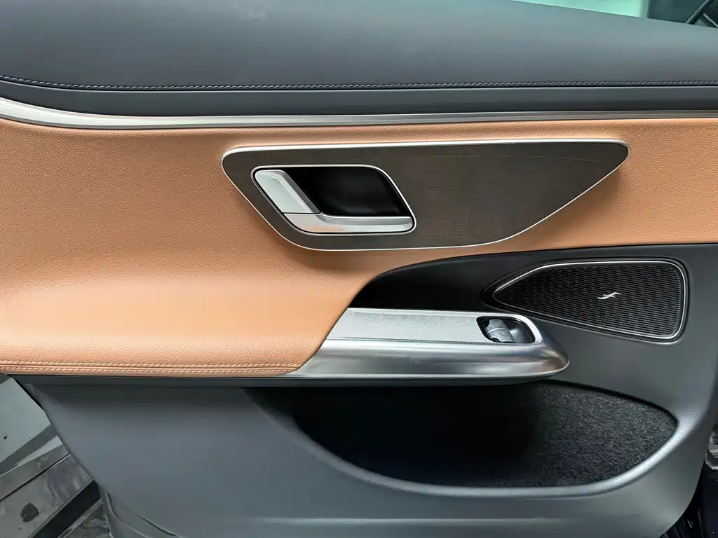 Mercedes-Benz E-Class 2025 — фото 10