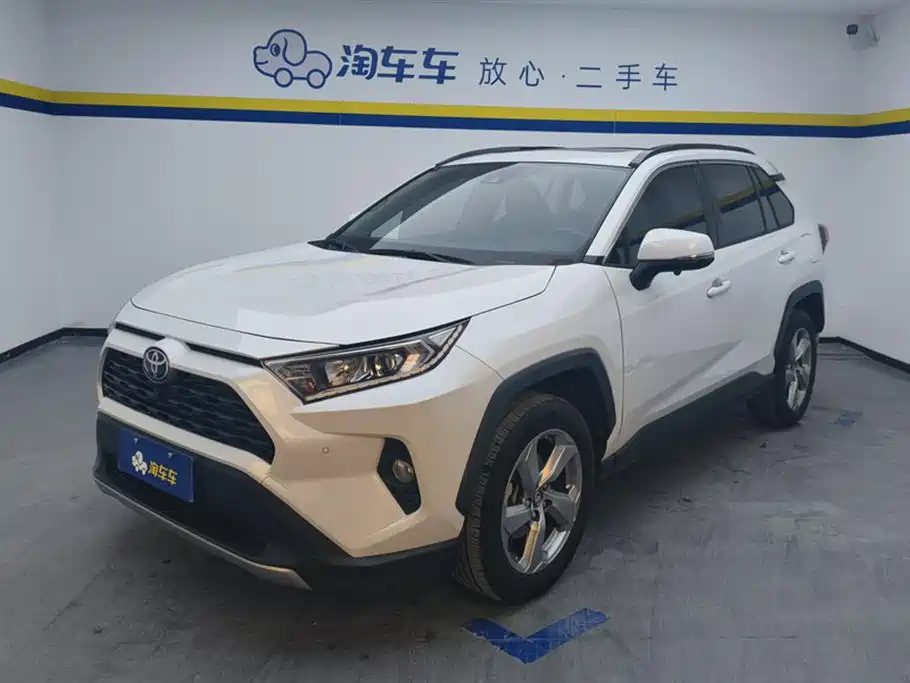 Toyota RAV4 2021 — фото 1