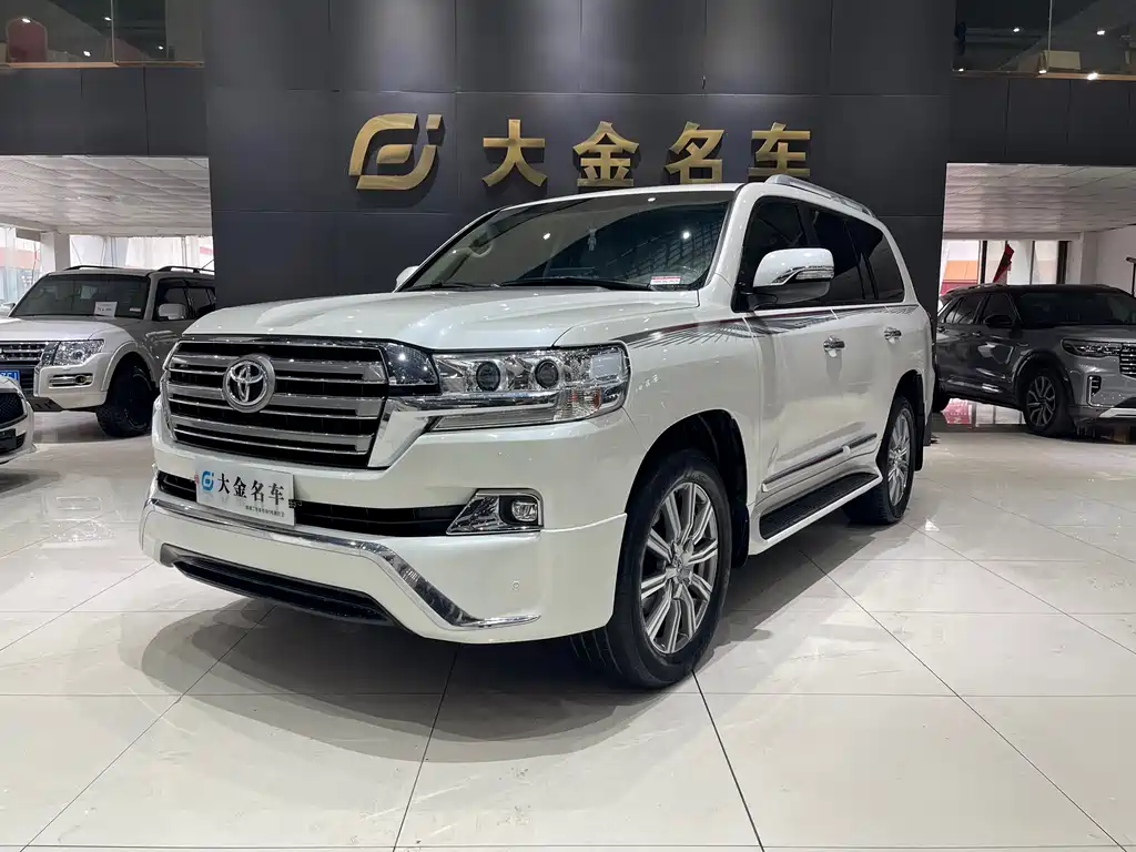 Toyota Land Cruiser 2019 — фото 1