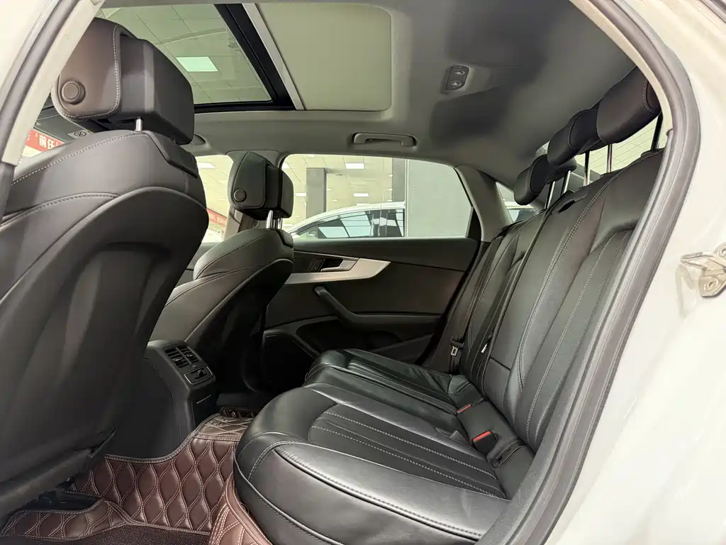 Audi A4L 2021