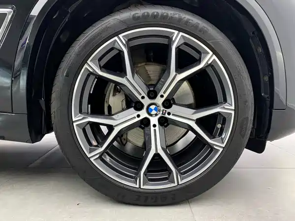 BMW X5 2023