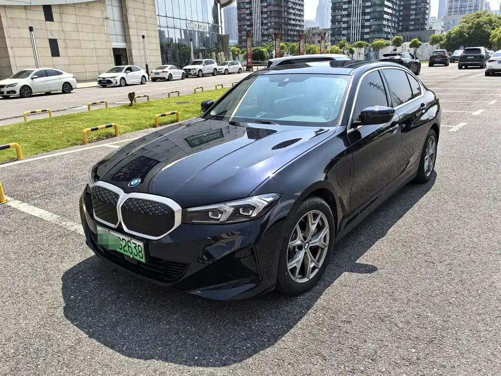 BMW i3 2025 — фото 1