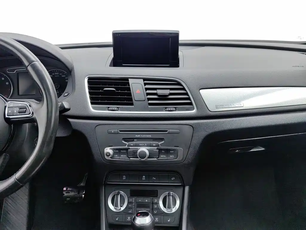 Audi Q3 2014 — фото 12