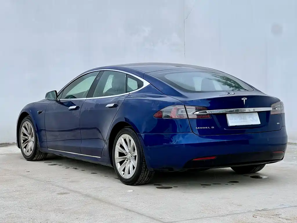 Tesla Model S 2017 — фото 4