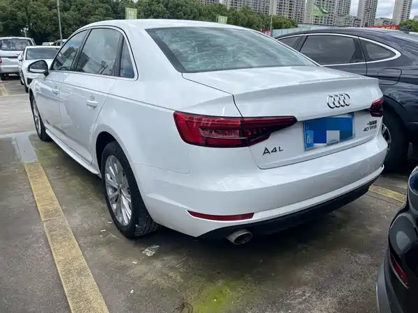 Audi A4L 2017