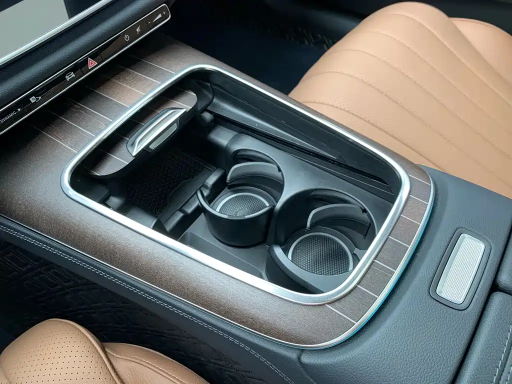 Mercedes-Benz E-Class 2024 — фото 20