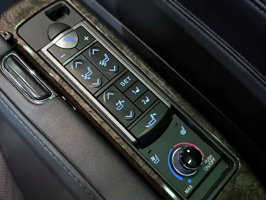 Toyota Alphard 2021 — фото 16