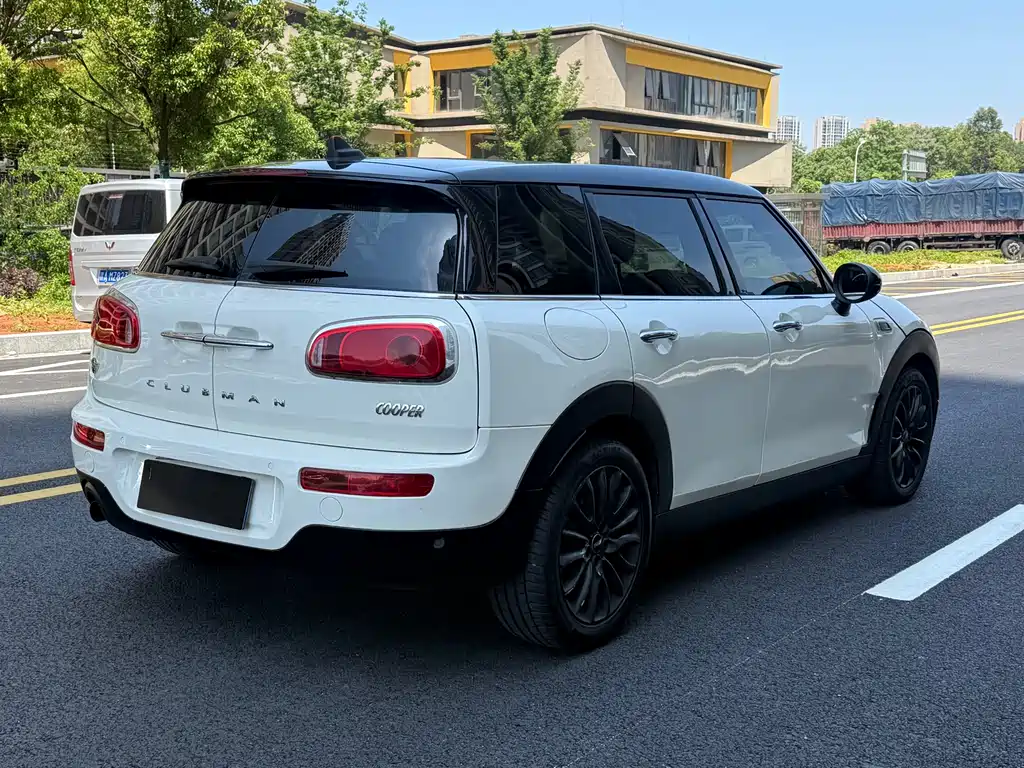 MINI Clubman 2017 — фото 9