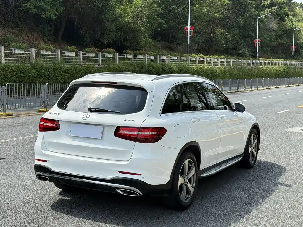 Mercedes-Benz GLC 2017 — фото 7