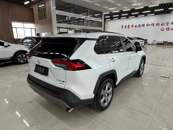 Toyota RAV4 2021