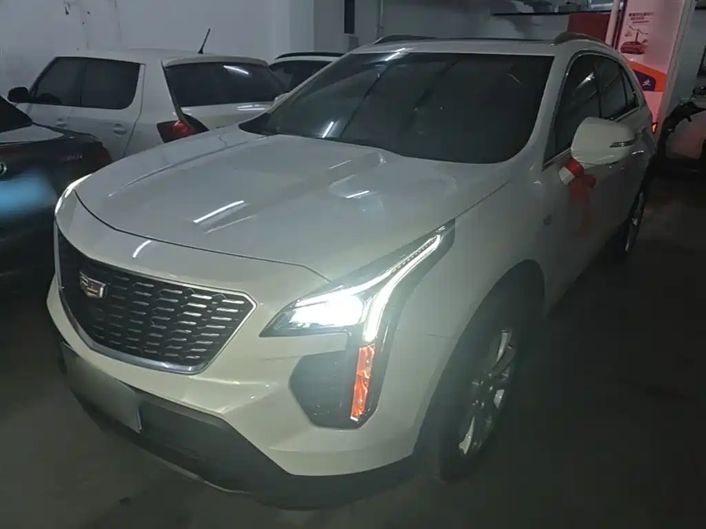 Cadillac XT4 2023 — фото 2