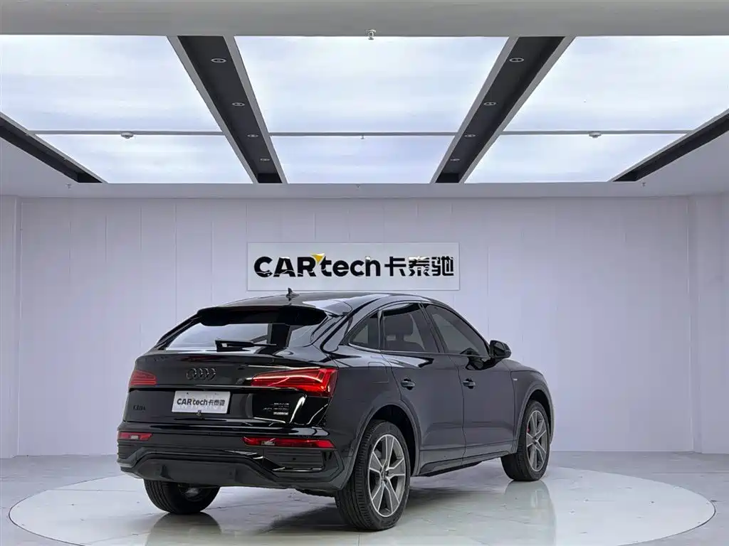 Audi Q5L Sportback 2023 — фото 5