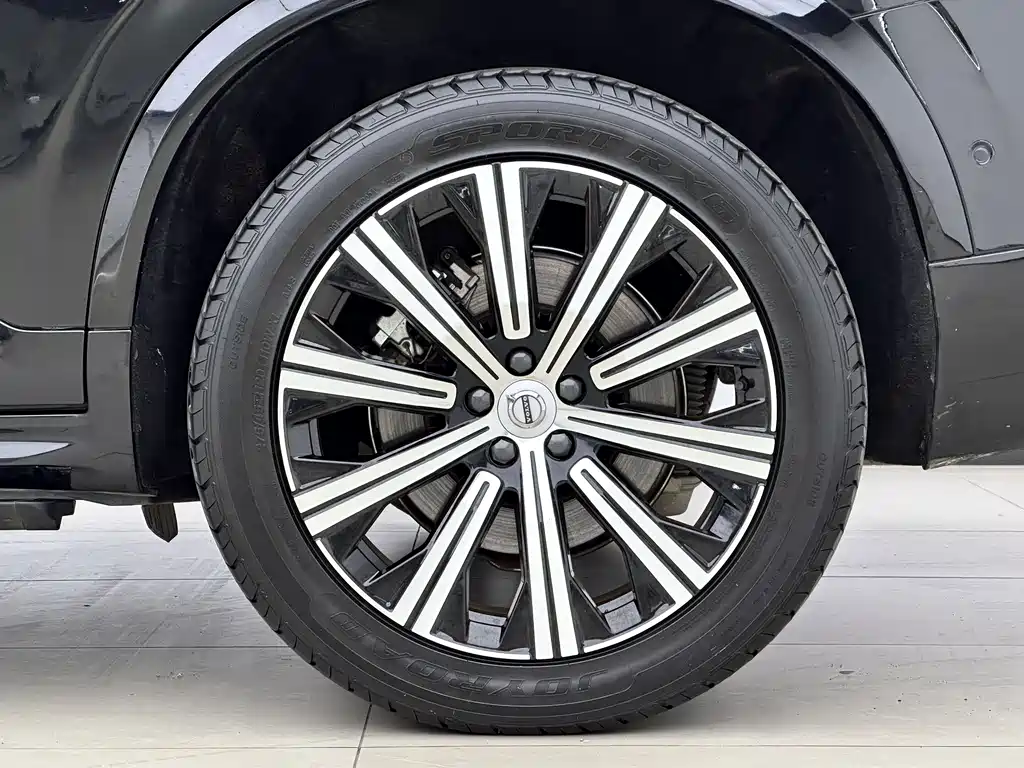 Volvo XC90 PHEV 2022 — фото 16
