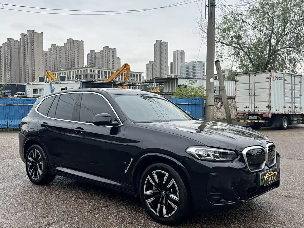 BMW iX3 2023 — фото 4