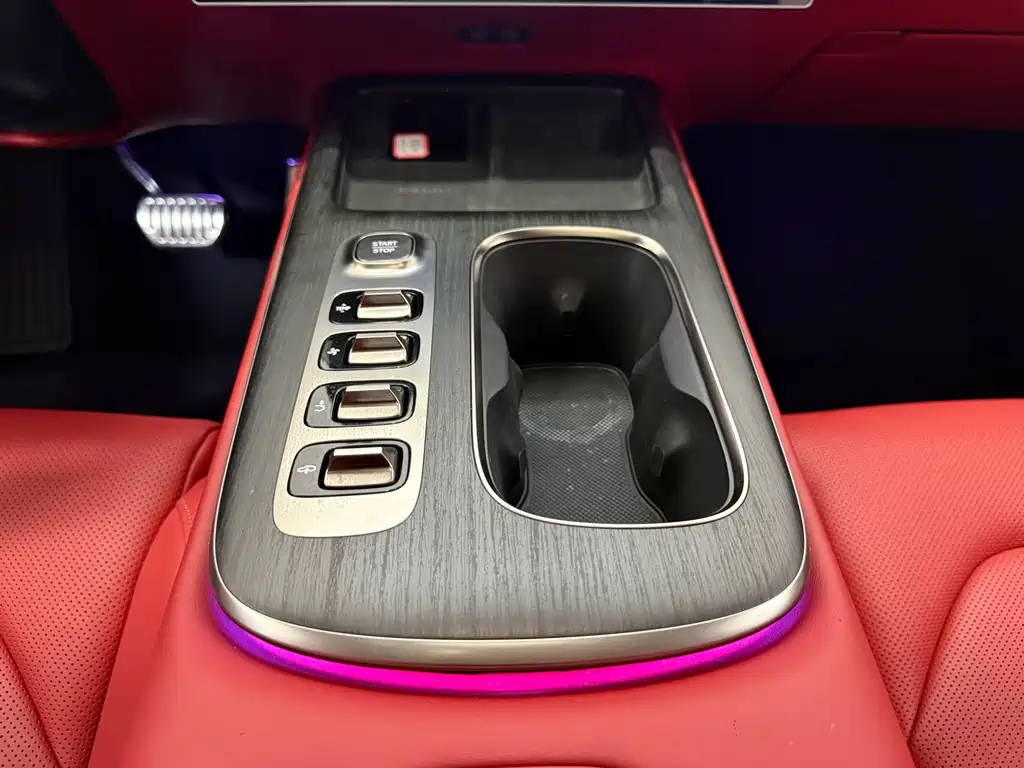 Xiaomi SU7 2025 — фото 16