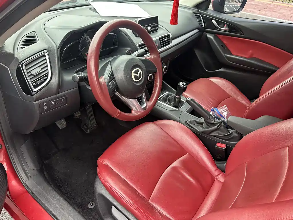 Mazda 3 Axela 2015 — фото 4