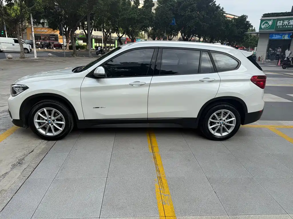 BMW X1 2018 — фото 3