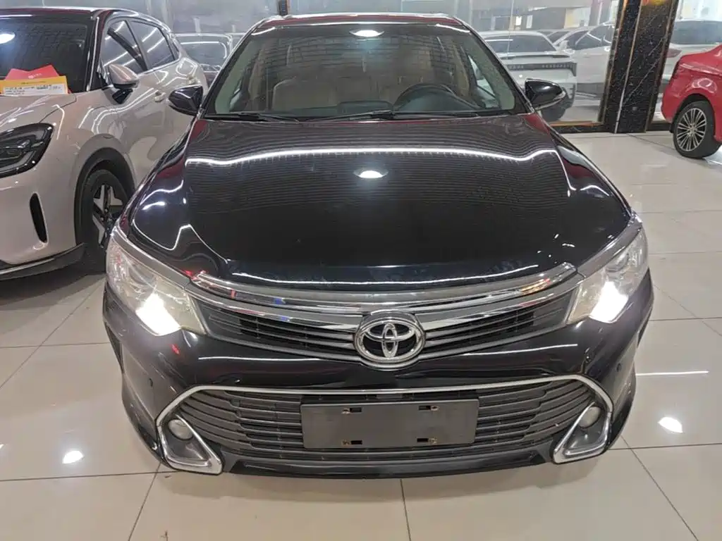 Toyota Camry 2015 — фото 3