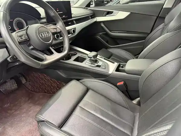 Audi A4L 2021