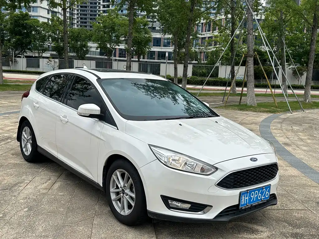 Ford Focus 2019 — фото 3