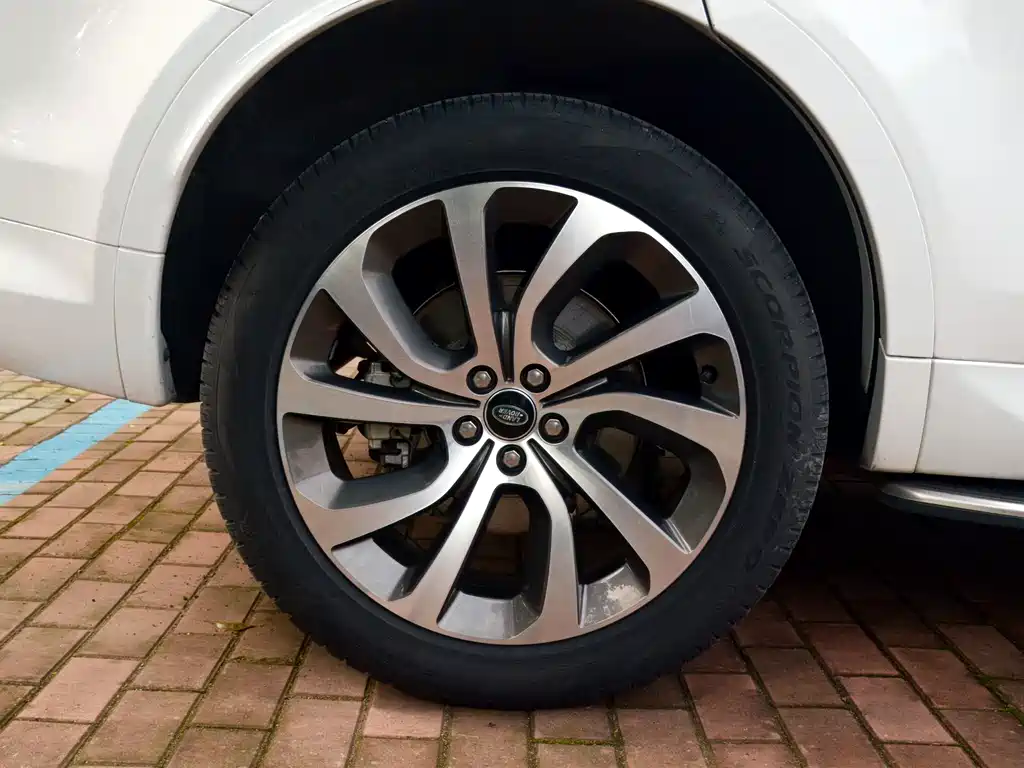 Land Rover Discovery Sport 2022 — фото 10