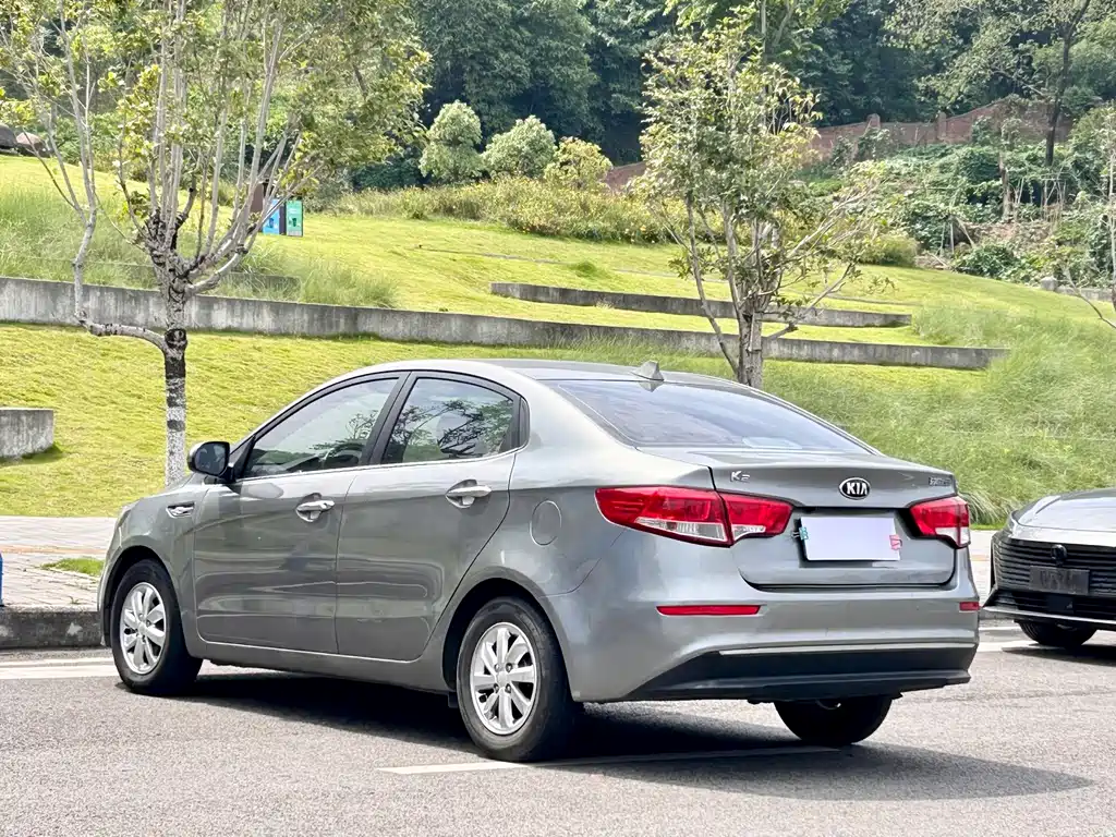 Kia K2 2014 — фото 10
