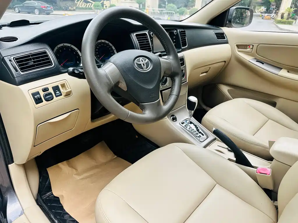 Toyota Corolla 2015 — фото 10