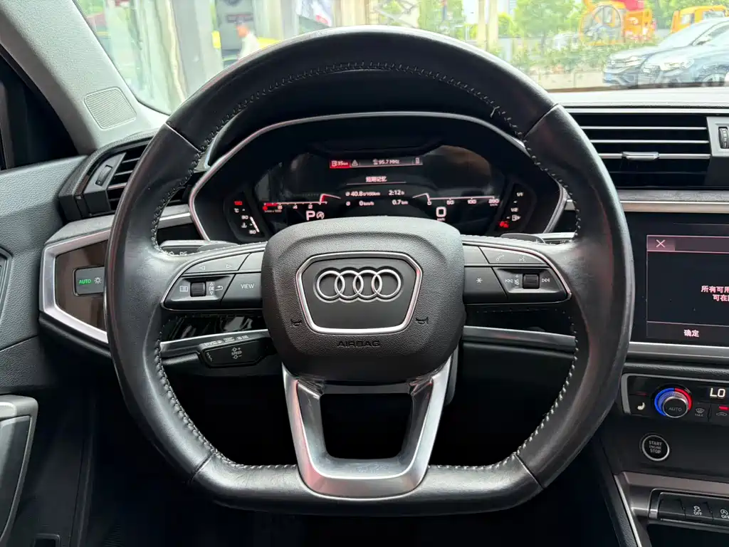 Audi Q3 2022 — фото 14