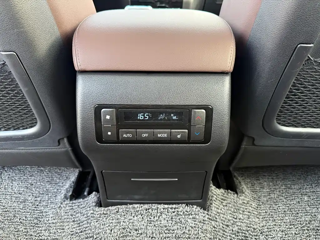 Haval H9 2023 — фото 17