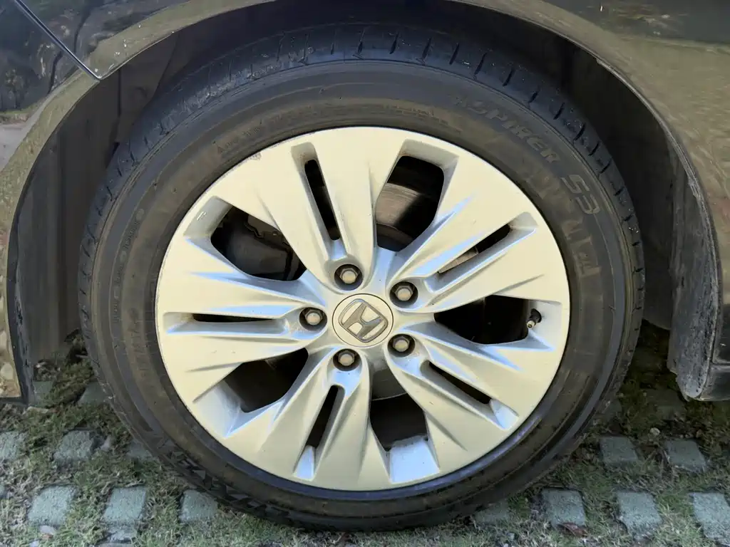 Honda Spirior 2014 — фото 10