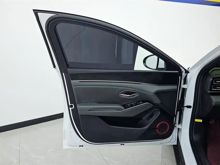 BYD Qin L 2025 — фото 7