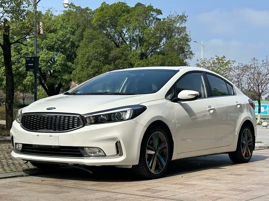 Kia K3 2016 — фото 1