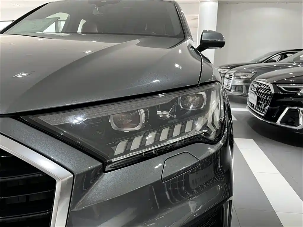 Audi Q7 2023 — фото 14