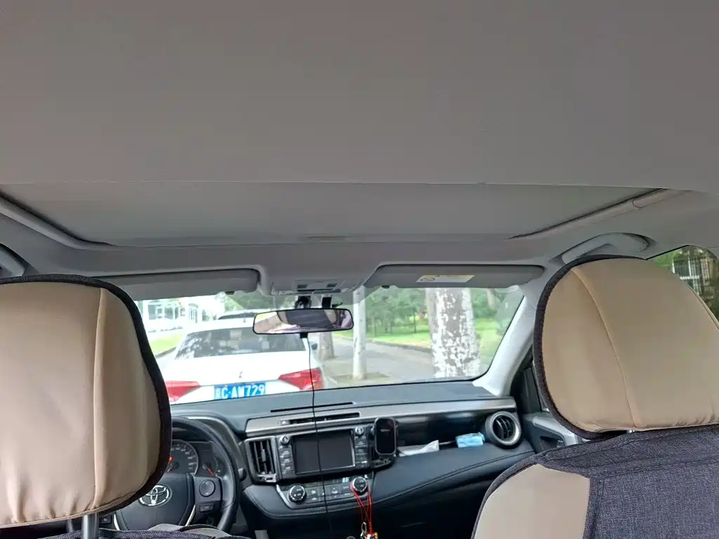 Toyota RAV4 2015 — фото 14