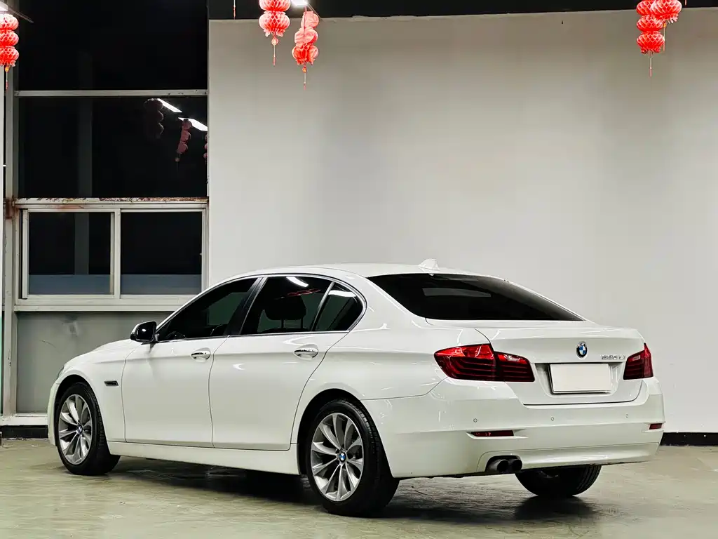 BMW 5 Series 2017 — фото 4
