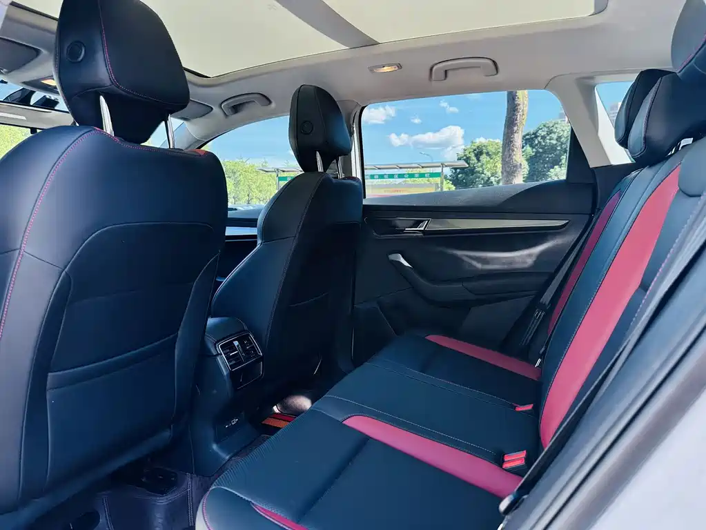 Skoda Karoq 2023 — фото 9