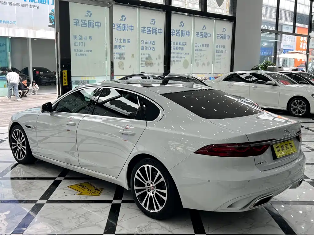 Jaguar XFL 2024 — фото 13