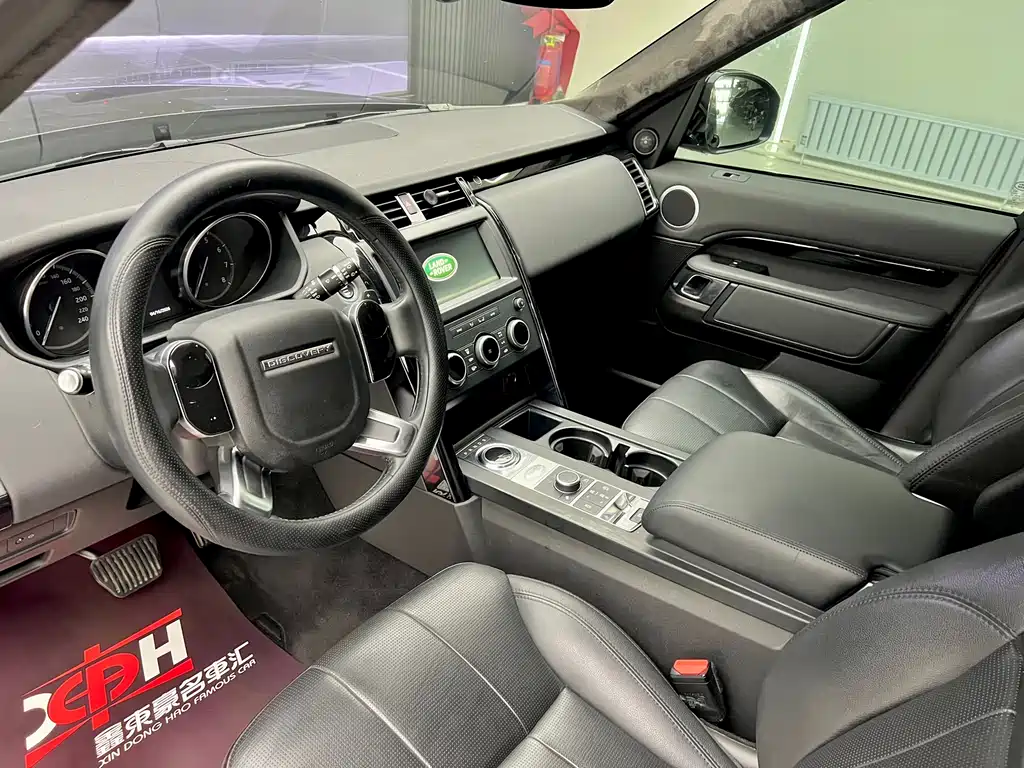 Land Rover Discovery 2019 — фото 12