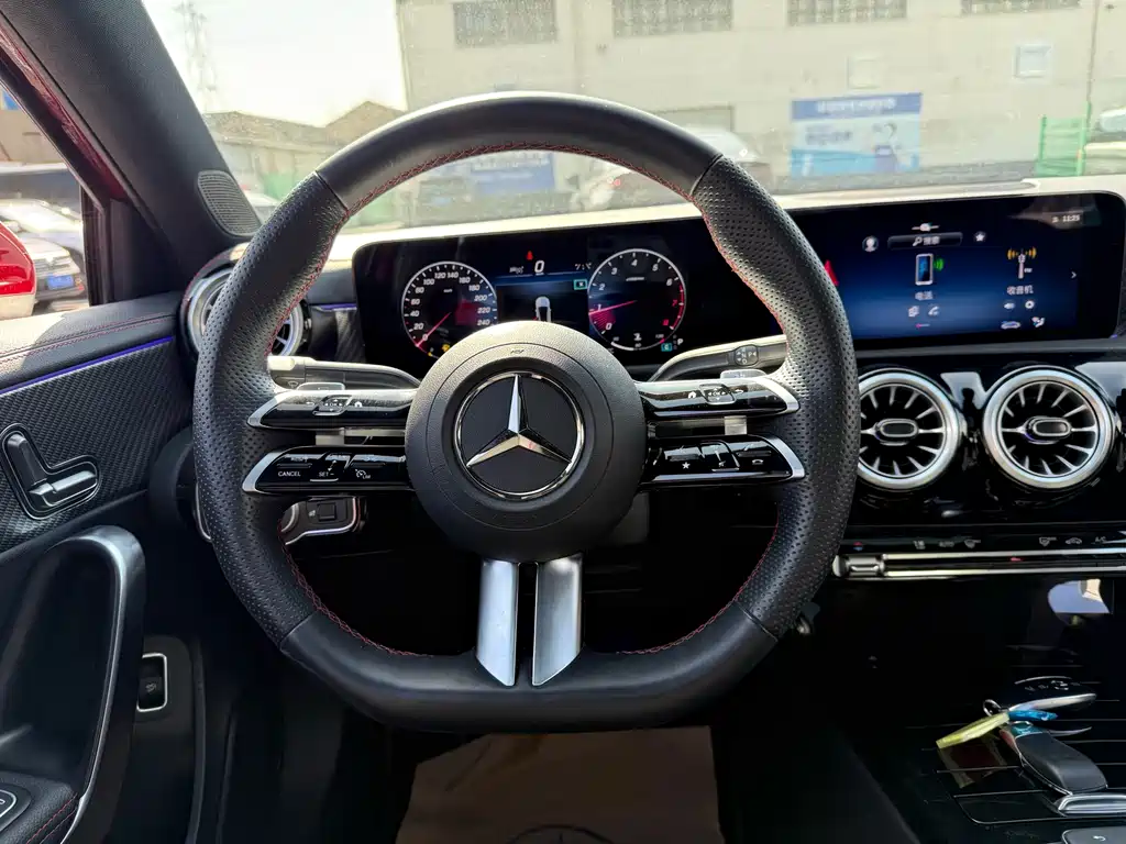 Mercedes-Benz A-Class 2024 — фото 9