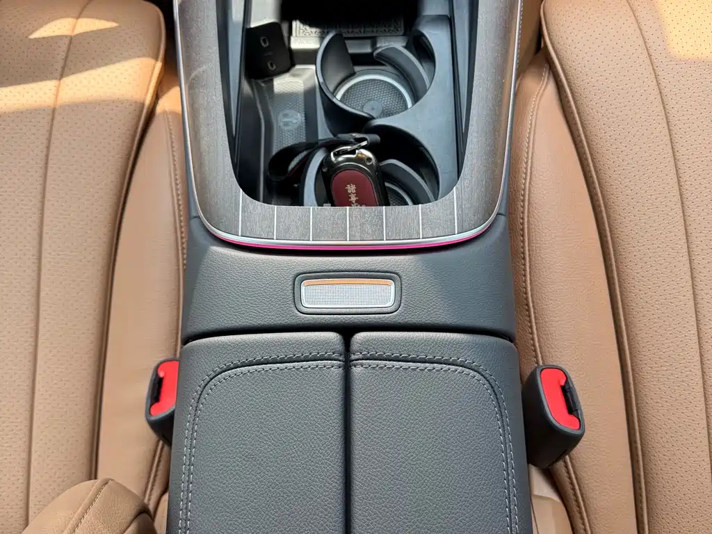 Mercedes-Benz E-Class 2025 — фото 13