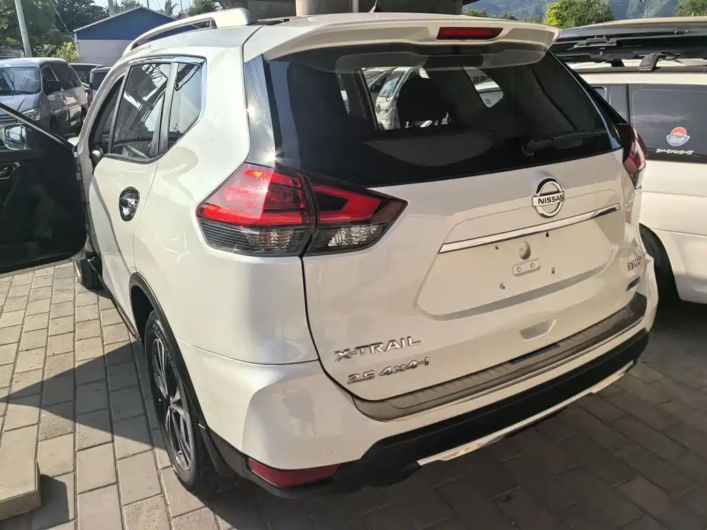 Nissan X-Trail 2017 — фото 10