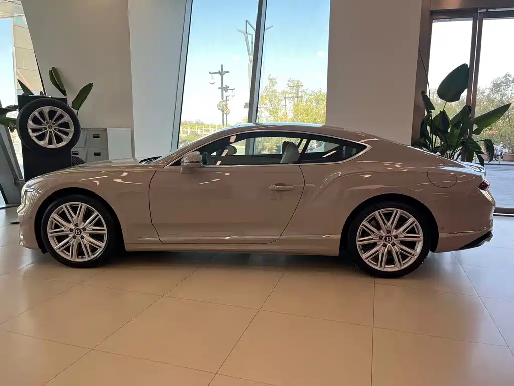 Bentley Continental PHEV — фото 3